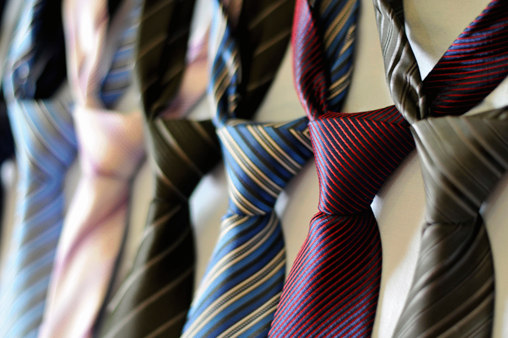 Il nodo dell’eleganza: la cravatta tra storia, stile e consulenza d’immagine 2 Consulente di Armocromia e di immagine a Treviso 1